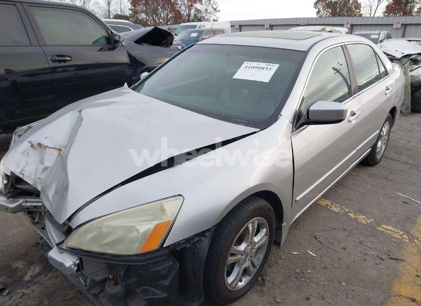 Photo 2 of 2007 Honda Accord 2.4 EX (VIN 1HGCM56777A044151)