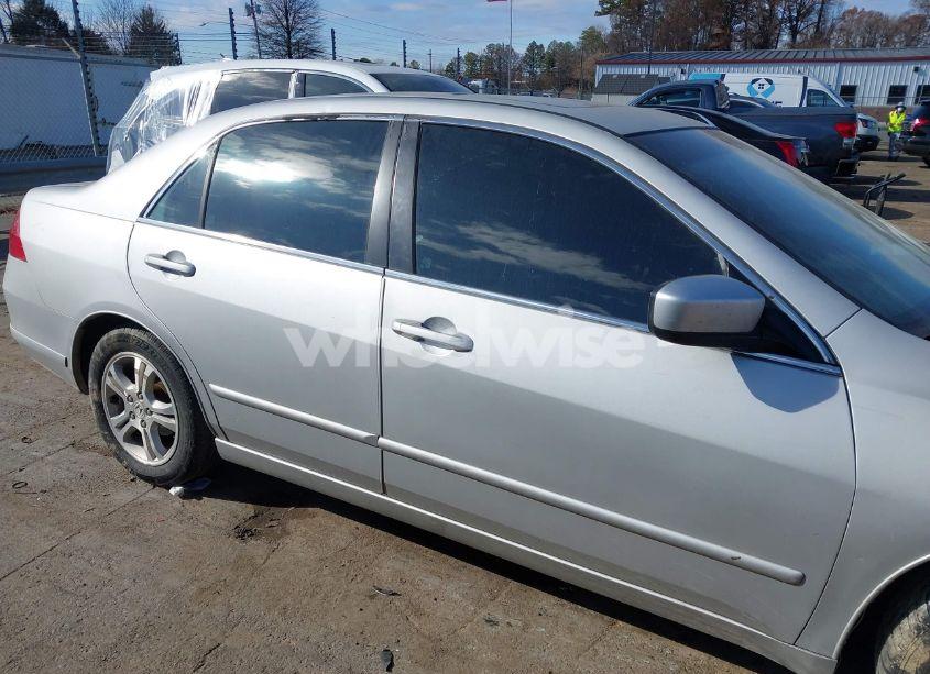 Photo 13 of 2007 Honda Accord 2.4 EX (VIN 1HGCM56787A180949)