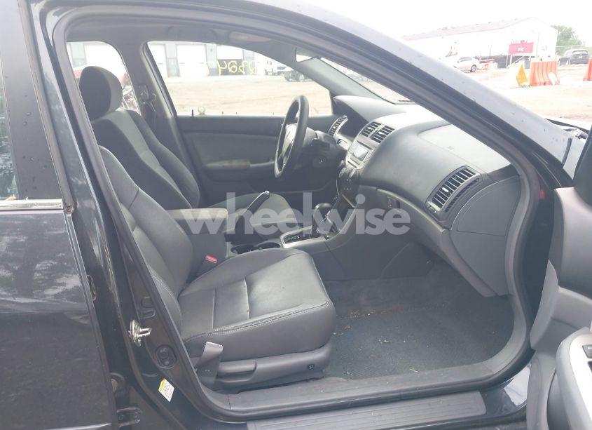 Photo 5 of 2006 Honda Accord 2.4 EX (VIN 1HGCM56796A042268)