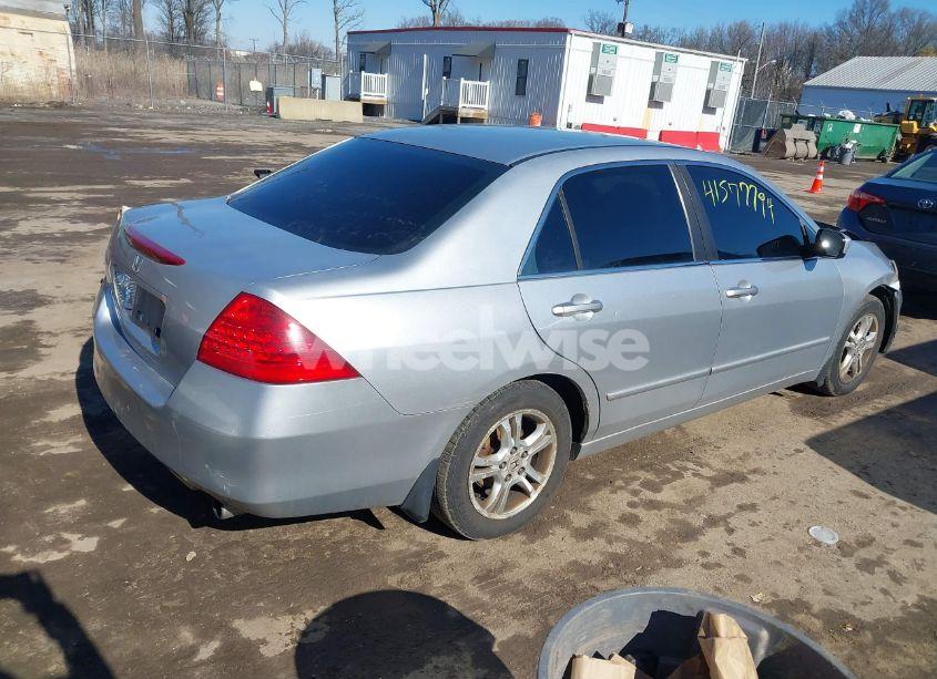 Photo 4 of 2007 Honda Accord 2.4 EX (VIN 1HGCM56797A104902)