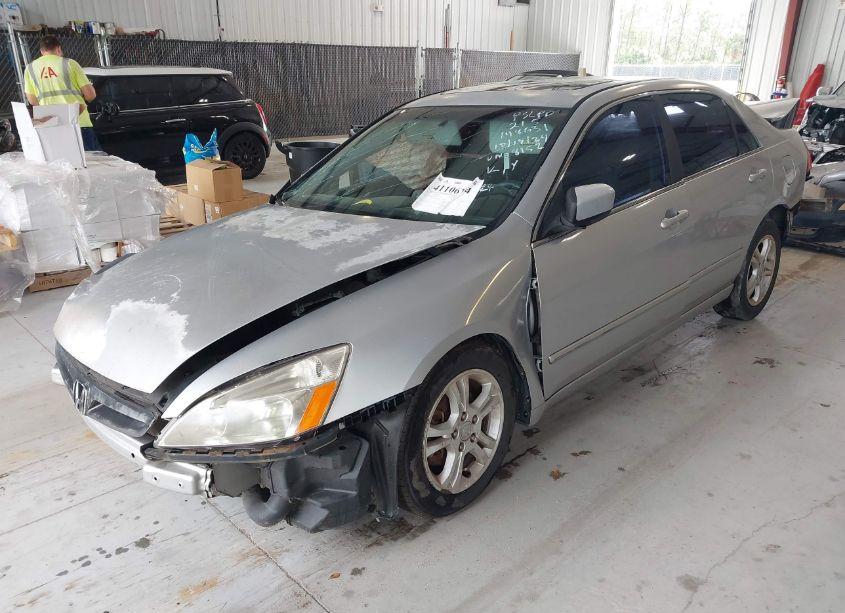 Photo 2 of 2007 Honda Accord 2.4 EX (VIN 1HGCM56797A228152)