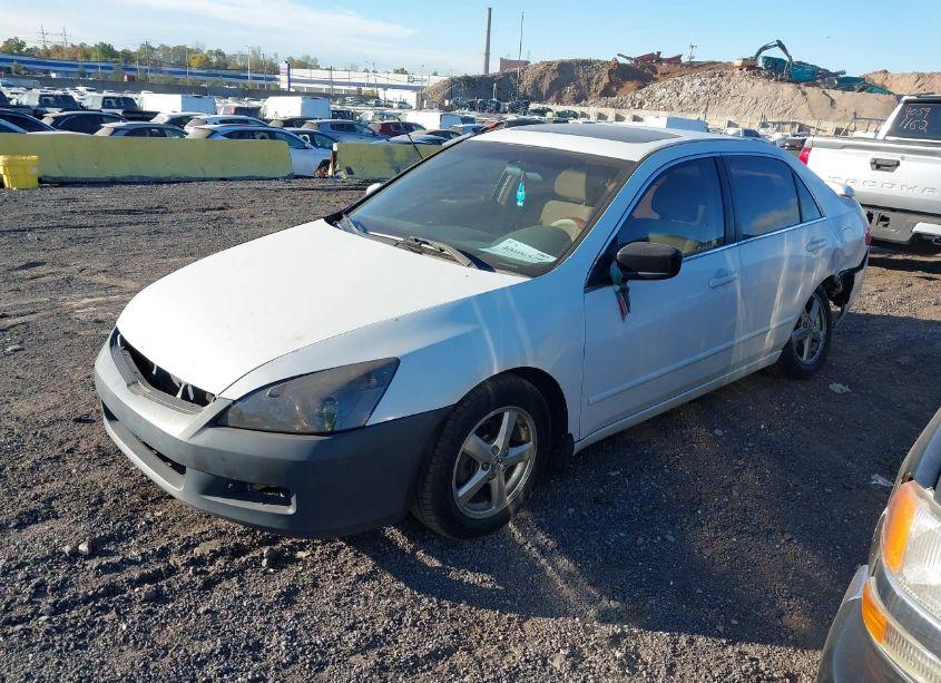 Photo 2 of 2005 Honda Accord 2.4 EX (VIN 1HGCM567X5A060907)