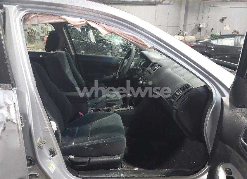 Photo 5 of 2005 Honda Accord 2.4 EX (VIN 1HGCM567X5A061846)