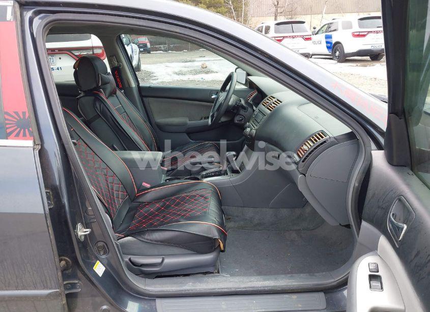 Photo 5 of 2006 Honda Accord 2.4 EX (VIN 1HGCM567X6A112005)