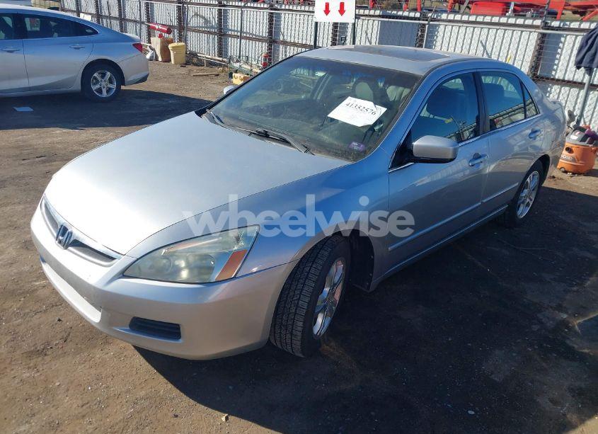 Photo 2 of 2007 Honda Accord 2.4 EX (VIN 1HGCM567X7A043270)