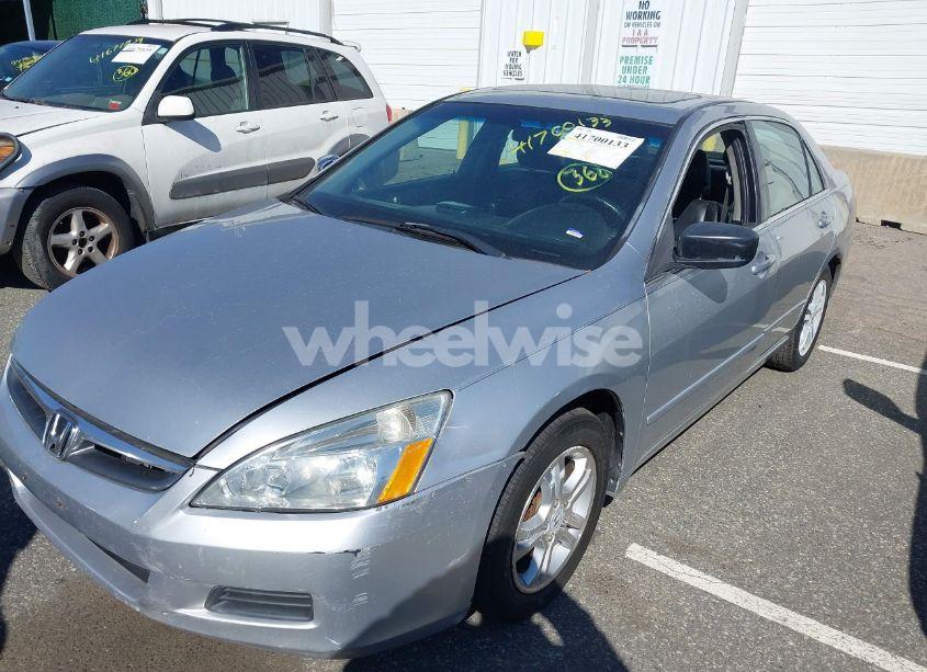 Photo 2 of 2007 Honda Accord 2.4 EX (VIN 1HGCM567X7A105489)