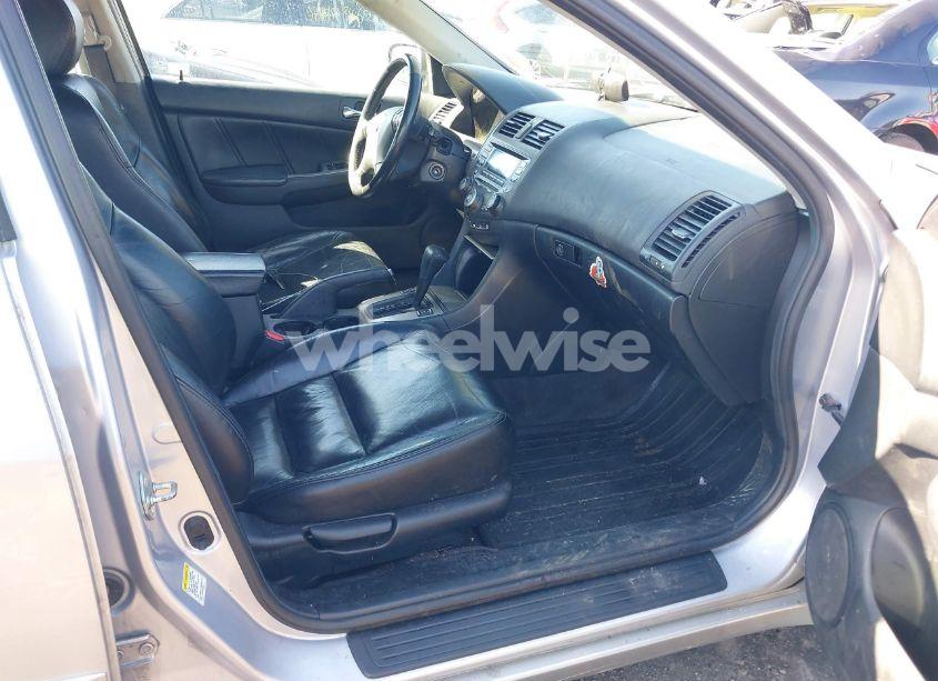 Photo 5 of 2004 Honda Accord 2.4 EX (VIN 1HGCM56804A055724)
