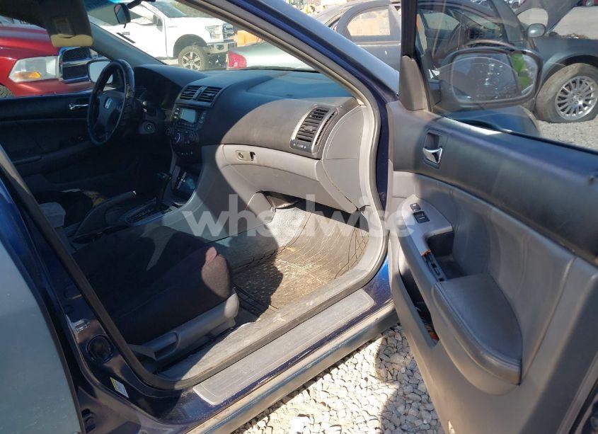 Photo 5 of 2005 Honda Accord 2.4 EX (VIN 1HGCM56805A056079)