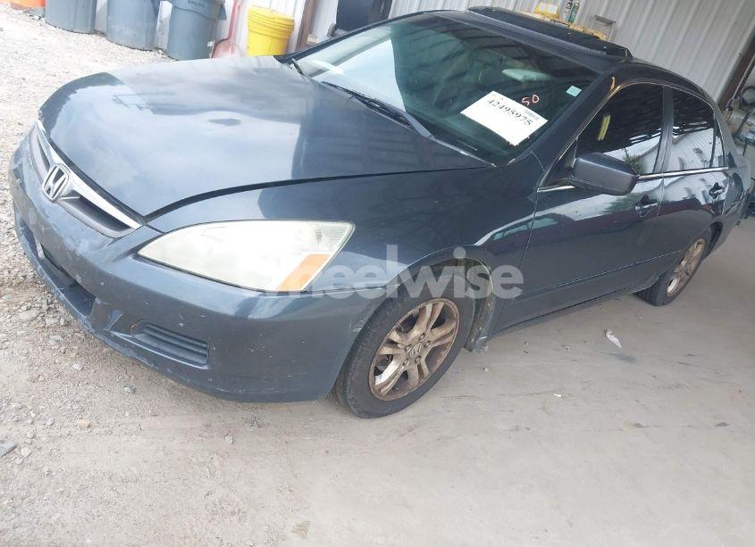 Photo 2 of 2007 Honda Accord 2.4 EX (VIN 1HGCM56817A057650)