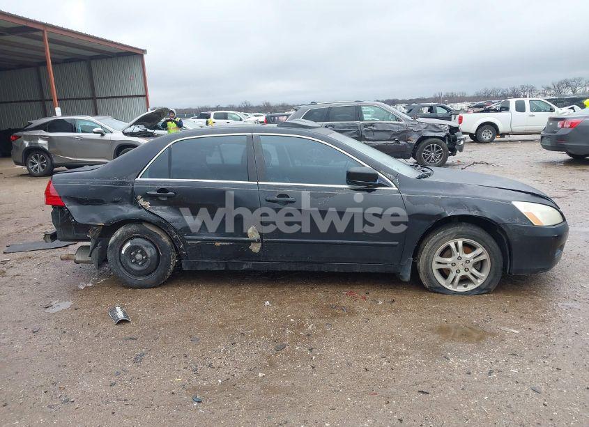 Photo 13 of 2007 Honda Accord 2.4 EX (VIN 1HGCM56817A177125)