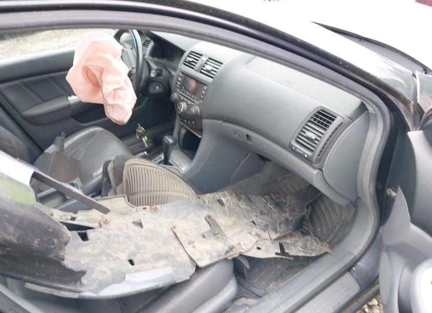 Photo 5 of 2005 Honda Accord 2.4 EX (VIN 1HGCM56825A002587)