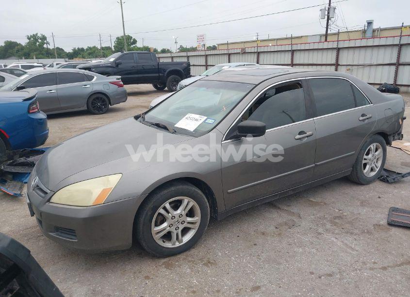 Photo 2 of 2006 Honda Accord 2.4 EX (VIN 1HGCM56826A046722)