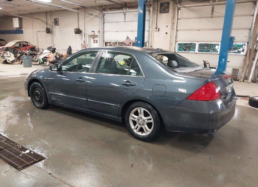 Photo 3 of 2007 Honda Accord 2.4 EX (VIN 1HGCM56827A131545)