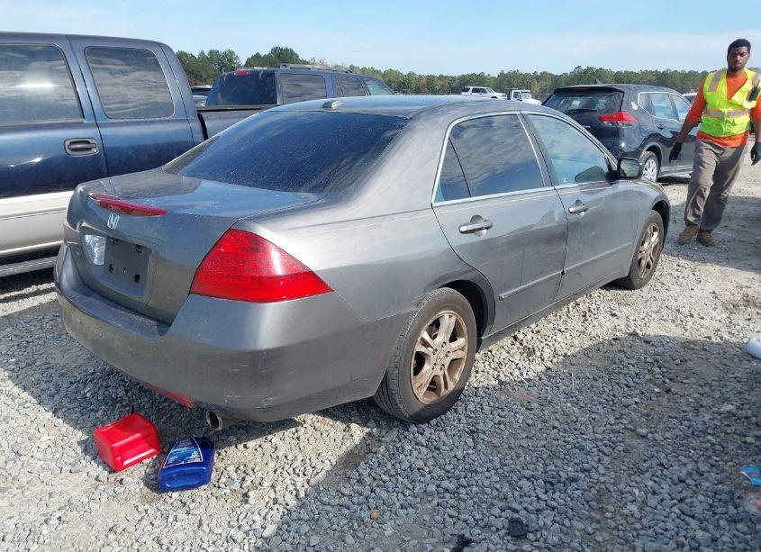 Photo 4 of 2006 Honda Accord 2.4 EX (VIN 1HGCM56836A046132)