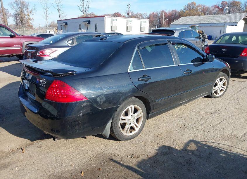 Photo 4 of 2007 Honda Accord 2.4 EX (VIN 1HGCM56837A121543)