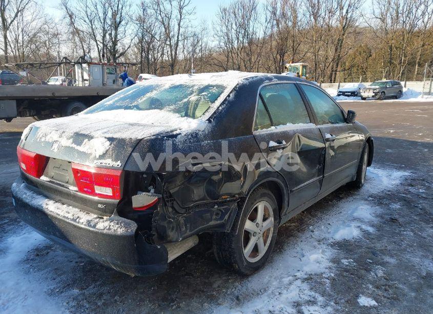 Photo 4 of 2005 Honda Accord SDN (VIN 1HGCM56845A076304)