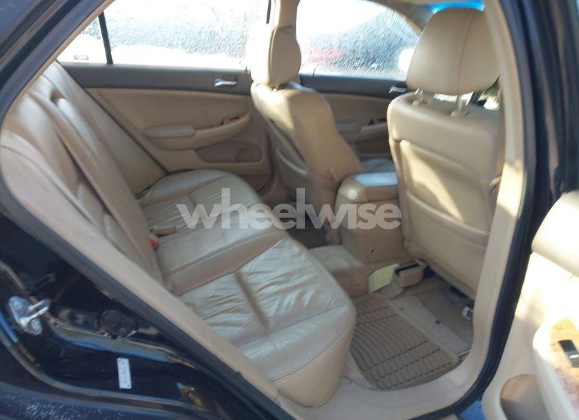 Photo 8 of 2005 Honda Accord SDN (VIN 1HGCM56845A076304)