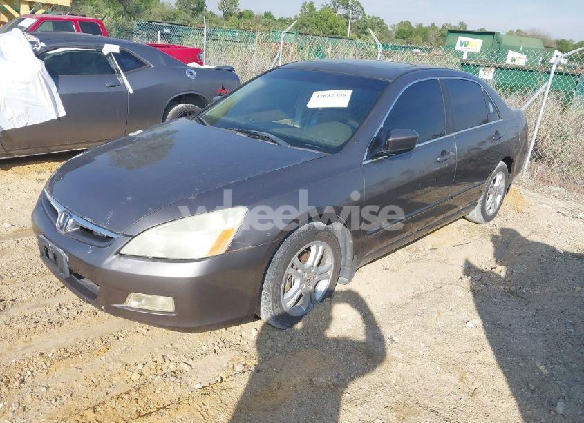 Photo 2 of 2007 Honda Accord 2.4 EX (VIN 1HGCM56857A078940)