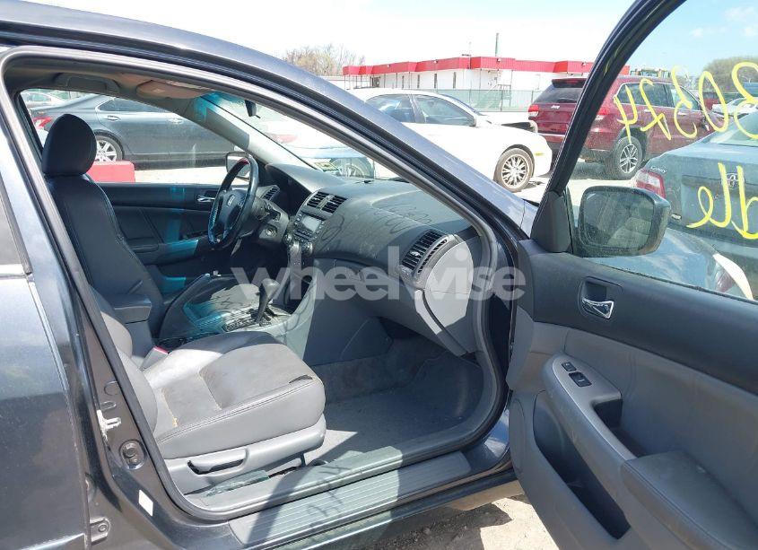 Photo 5 of 2005 Honda Accord 2.4 EX (VIN 1HGCM56865A053056)