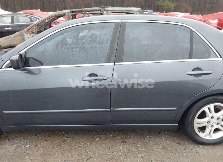 Photo 13 of 2007 Honda Accord 2.4 EX (VIN 1HGCM56877A053005)