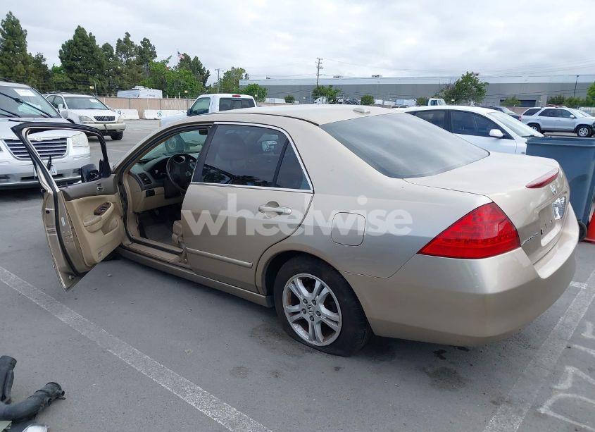 Photo 3 of 2006 Honda Accord 2.4 EX (VIN 1HGCM56896A018495)