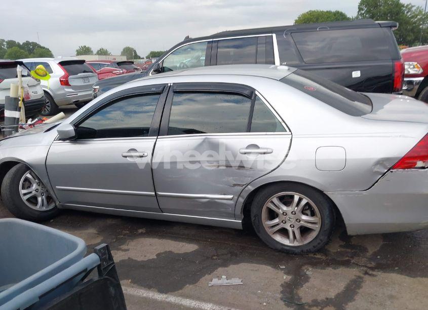 Photo 13 of 2007 Honda Accord 2.4 EX (VIN 1HGCM56897A135995)