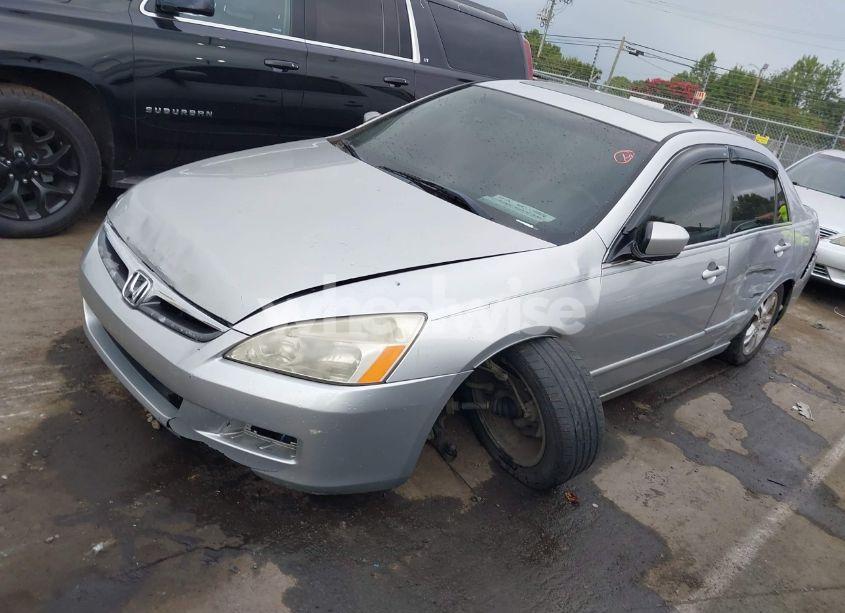 Photo 2 of 2007 Honda Accord 2.4 EX (VIN 1HGCM56897A135995)