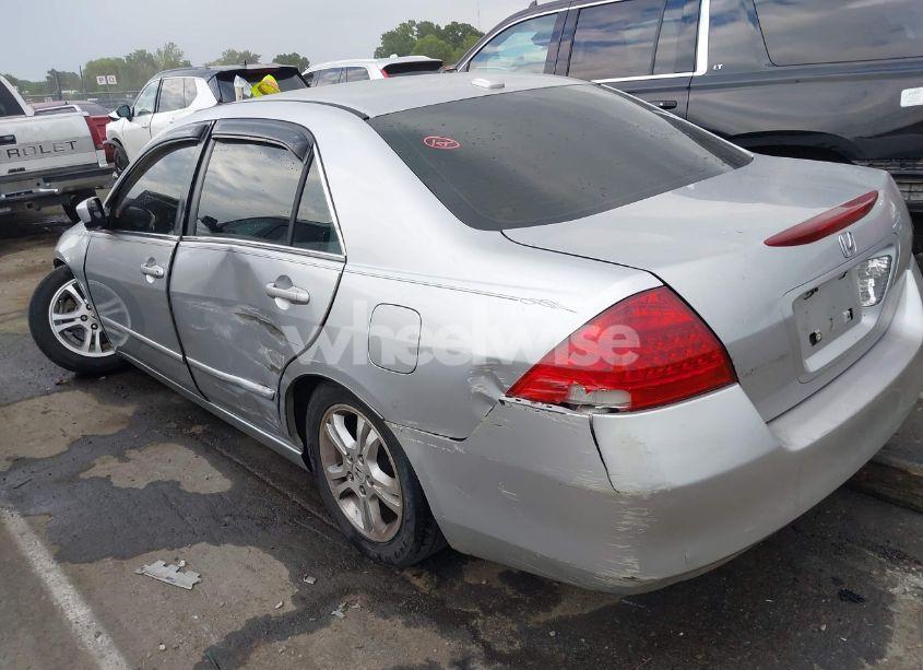 Photo 3 of 2007 Honda Accord 2.4 EX (VIN 1HGCM56897A135995)