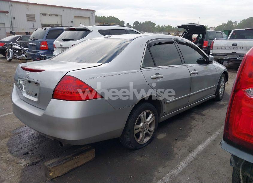 Photo 4 of 2007 Honda Accord 2.4 EX (VIN 1HGCM56897A135995)