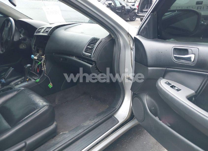 Photo 5 of 2007 Honda Accord 2.4 EX (VIN 1HGCM56897A135995)