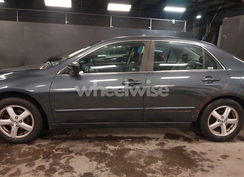 Photo 14 of 2005 Honda Accord 2.4 EX (VIN 1HGCM568X5A100900)