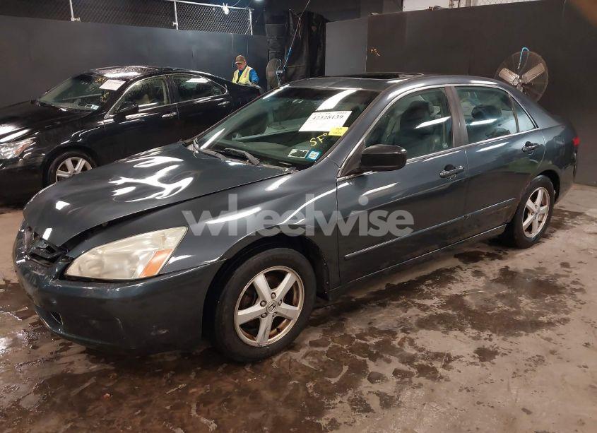 Photo 2 of 2005 Honda Accord 2.4 EX (VIN 1HGCM568X5A100900)