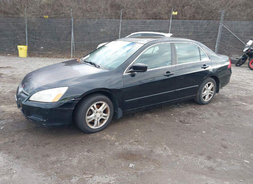 Photo 2 of 2007 Honda Accord 2.4 EX (VIN 1HGCM568X7A028373)