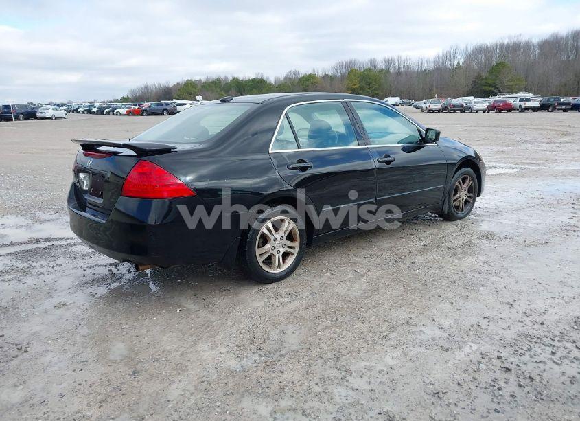 Photo 4 of 2007 Honda Accord 2.4 EX (VIN 1HGCM568X7A060949)
