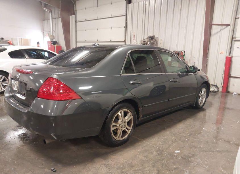 Photo 4 of 2007 Honda Accord 2.4 EX (VIN 1HGCM568X7A089271)