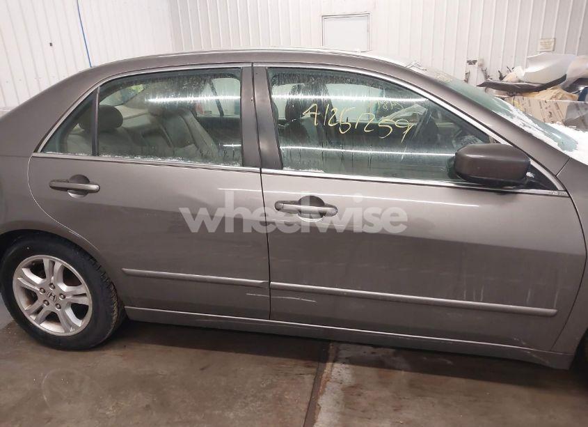 Photo 13 of 2007 Honda Accord 2.4 EX (VIN 1HGCM568X7A189306)