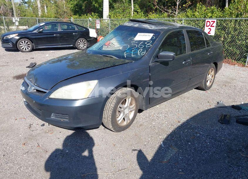 Photo 2 of 2007 Honda Accord 2.4 EX (VIN 1HGCM568X7A220568)