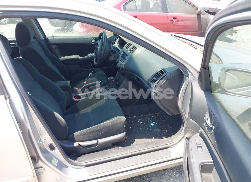 Photo 5 of 2006 Honda Accord 3.0 LX (VIN 1HGCM66306A075971)