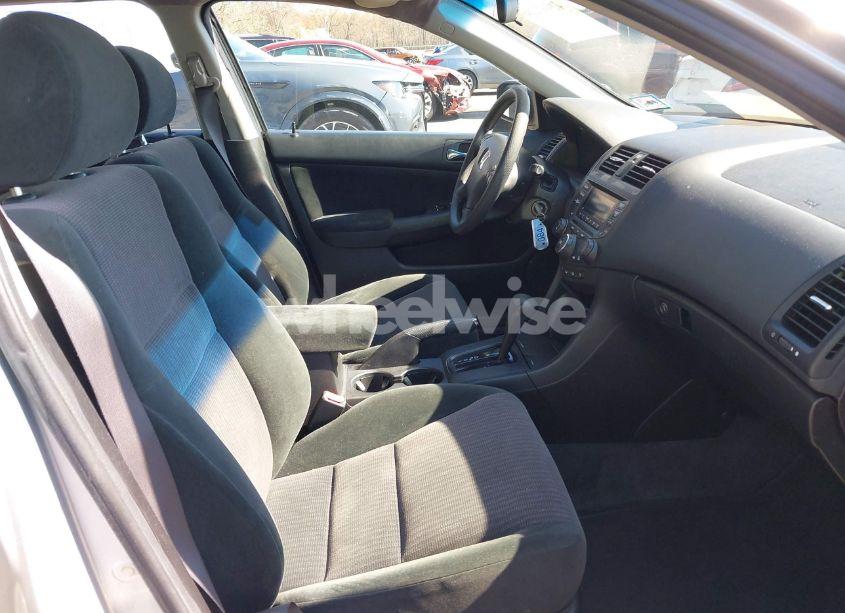 Photo 5 of 2005 Honda Accord 3.0 LX (VIN 1HGCM66325A040041)