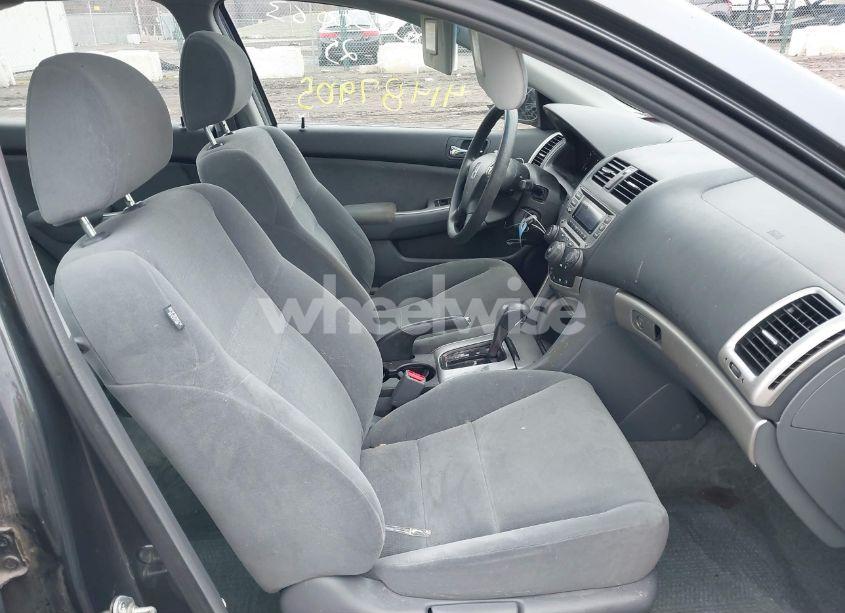 Photo 5 of 2006 Honda Accord 3.0 LX (VIN 1HGCM66336A073373)