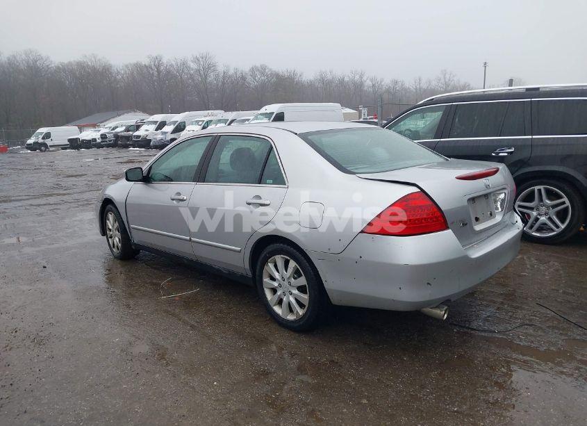 Photo 3 of 2006 Honda Accord 3.0 LX (VIN 1HGCM66346A053617)
