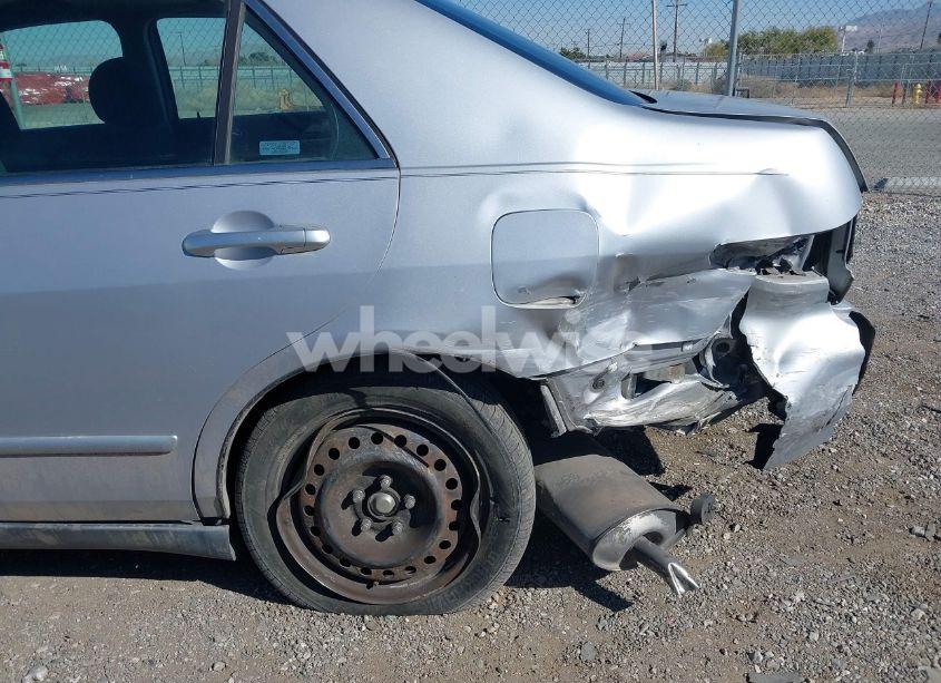 Photo 6 of 2005 Honda Accord 3.0 LX (VIN 1HGCM66365A005292)