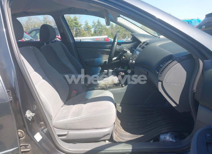 Photo 5 of 2003 Honda Accord 3.0 LX (VIN 1HGCM66373A103129)