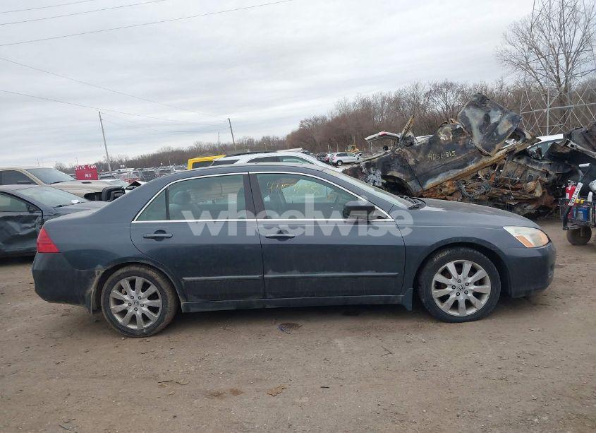 Photo 13 of 2007 Honda Accord 3.0 LX (VIN 1HGCM66377A021925)