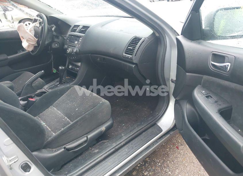 Photo 5 of 2005 Honda Accord 3.0 LX (VIN 1HGCM663X5A069934)