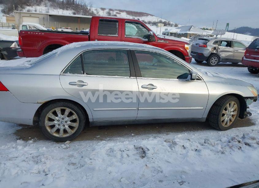 Photo 14 of 2007 Honda Accord 3.0 SE (VIN 1HGCM66407A038378)