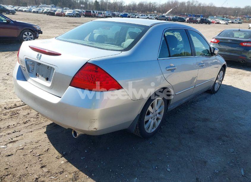Photo 4 of 2007 Honda Accord 3.0 SE (VIN 1HGCM66417A003364)