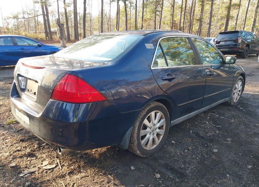 Photo 4 of 2007 Honda Accord 3.0 SE (VIN 1HGCM66427A040570)
