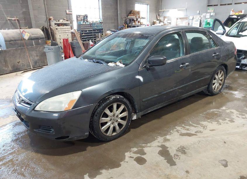 Photo 2 of 2007 Honda Accord 3.0 SE (VIN 1HGCM66427A103263)