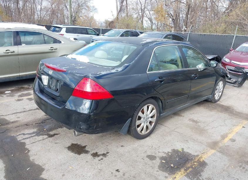 Photo 4 of 2007 Honda Accord 3.0 SE (VIN 1HGCM66427A104204)